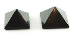 Shungiet piramide 5 x 5 cm, gepolijst