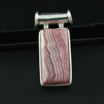 Rhodocrosiet in zilver 2 - Just Flow - webwinkel met violet glas, edelsteenremedies, edelstenen, sieraden, pendels, orakelkaarten, wierook, smudgekruiden en spirituele artikelen in Vlissingen (Zeeland)
