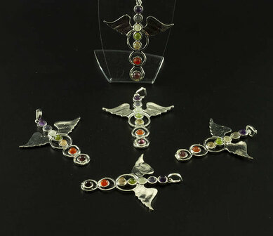 Engelenvleugel hanger met chakrasteentjes - Just Flow - webwinkel met violet glas, edelsteenremedies, edelstenen, sieraden, pendels, orakelkaarten, wierook, smudgekruiden en spirituele artikelen in Vlissingen (Zeeland)