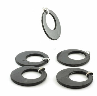 Shungit / Shungite hanger, schijf met gat - Just Flow - webwinkel met violet glas, edelsteenremedies, edelstenen, sieraden, pendels, orakelkaarten, wierook, smudgekruiden en spirituele artikelen in Vlissingen (Zeeland)