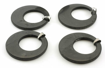Shungit / Shungite hanger, schijf met gat - Just Flow - webwinkel met violet glas, edelsteenremedies, edelstenen, sieraden, pendels, orakelkaarten, wierook, smudgekruiden en spirituele artikelen in Vlissingen (Zeeland)