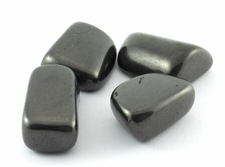 Shungit / Shungite trommelsteen 40-50 gram - Just Flow - webwinkel met violet glas, edelsteenremedies, edelstenen, sieraden, pendels, orakelkaarten, wierook, smudgekruiden en spirituele artikelen in Vlissingen (Zeeland)
