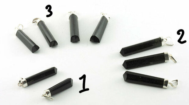 Zwarte toermalijn met zilver kapje - Just Flow - webwinkel met violet glas, edelsteenremedies, edelstenen, sieraden, pendels, orakelkaarten, wierook, smudgekruiden en spirituele artikelen in Vlissingen (Zeeland)