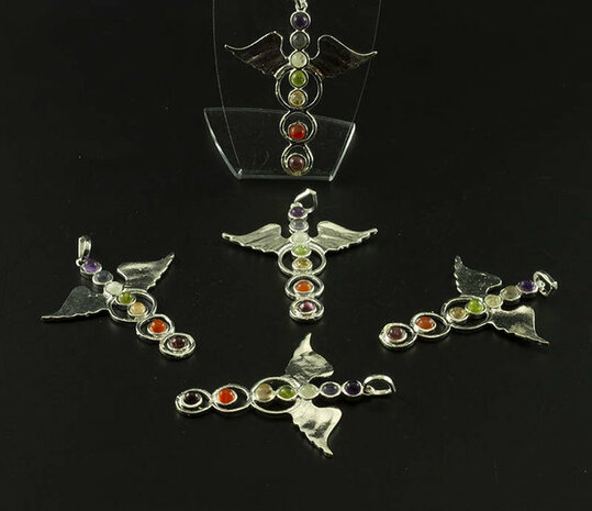 Engelenvleugel hanger met chakrasteentjes - Just Flow - webwinkel met violet glas, edelsteenremedies, edelstenen, sieraden, pendels, orakelkaarten, wierook, smudgekruiden en spirituele artikelen in Vlissingen (Zeeland)