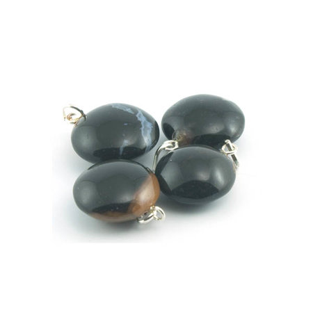 Sardonyx disc pendant, 1.75 cm
